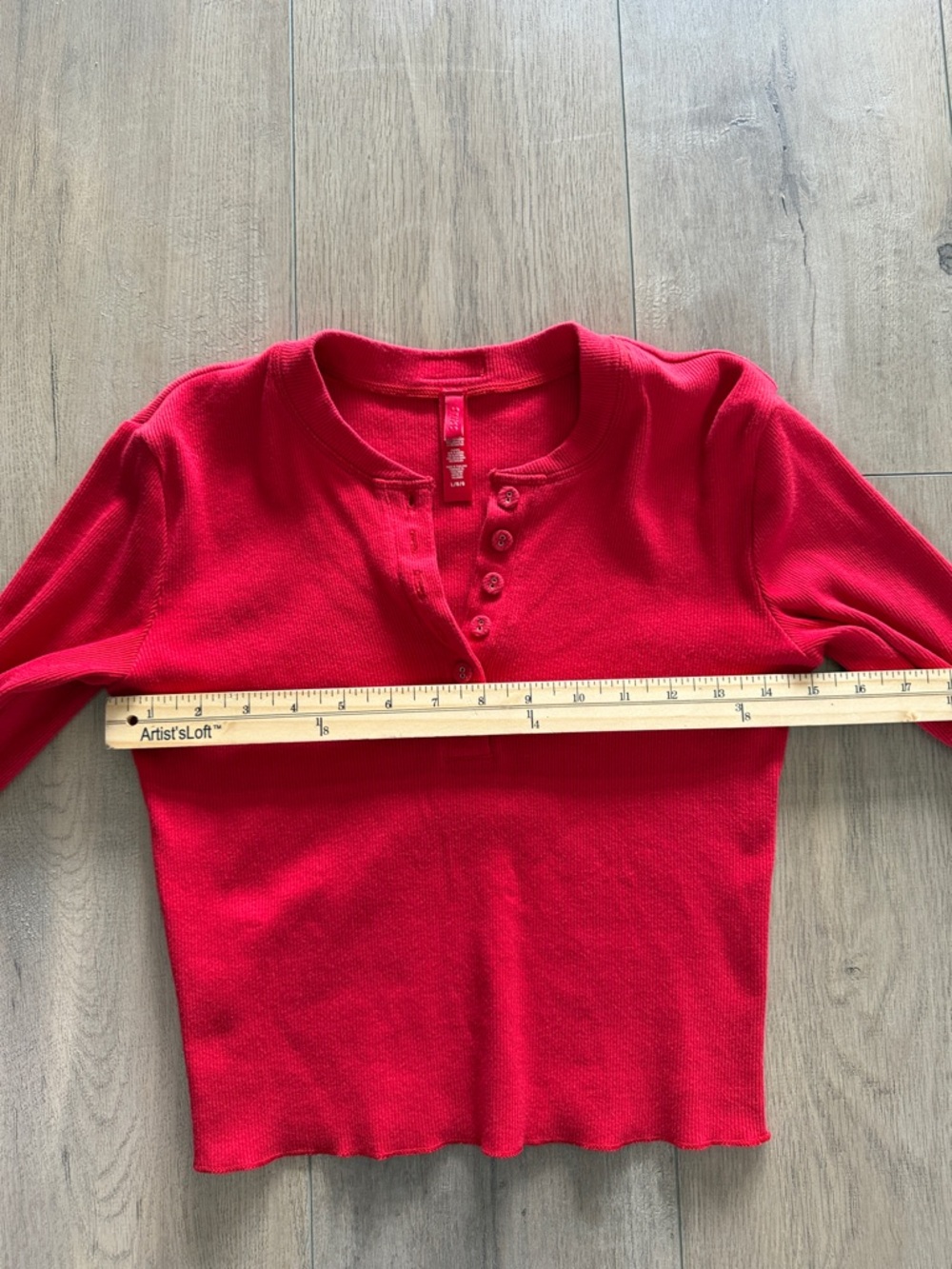 Skims Long Sleeve Crop Stretch Cotton Rib Henley Size L Button Front Cotton EUC - Picture 10 of 12